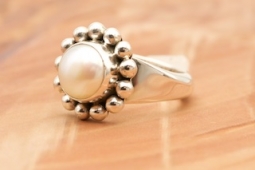 Artie Yellowhorse Genuine Freshwater Cultured Pearl Sterling Silver Ring